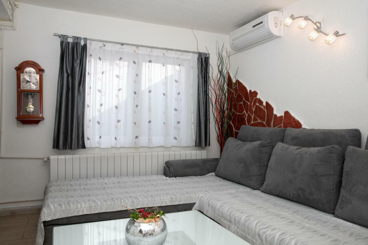 David I Rino Apartment Brela Bagian luar foto